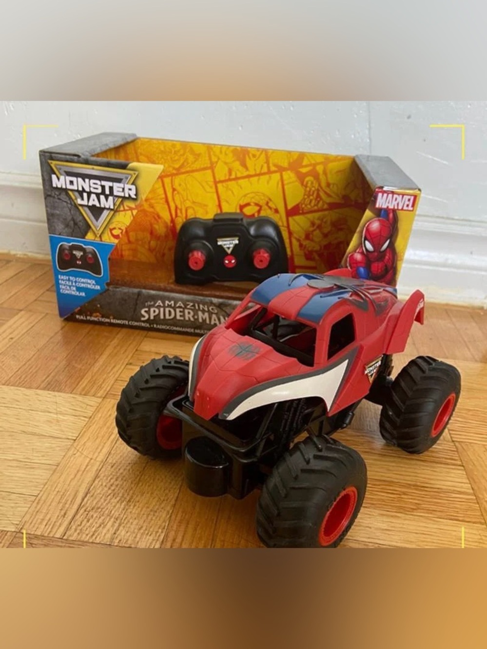 Monster Jam Marvel Spider-Man RC Monster Truck w/ Remote Control 1:24 Scale